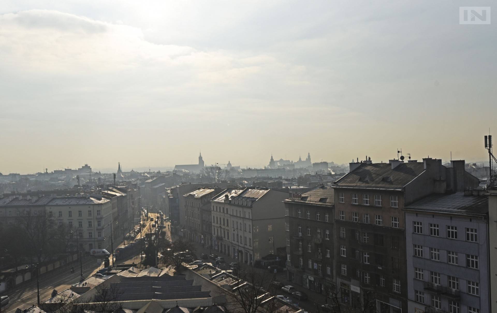 Smog dusi krakowian. W Krakowie obowiązuje drugi stopień zagrożenia