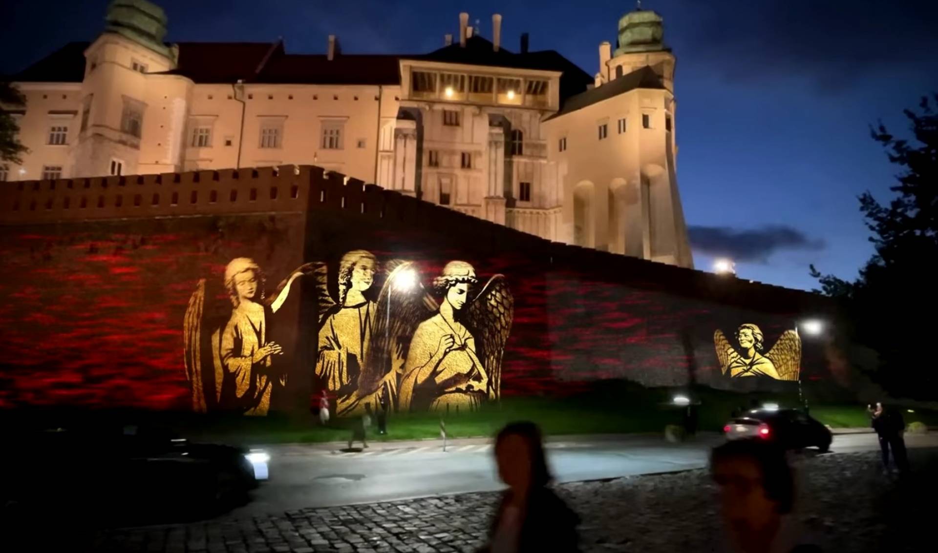 Niezwykły pokaz multimedilany na murach Wawelu. Przez długi weekend