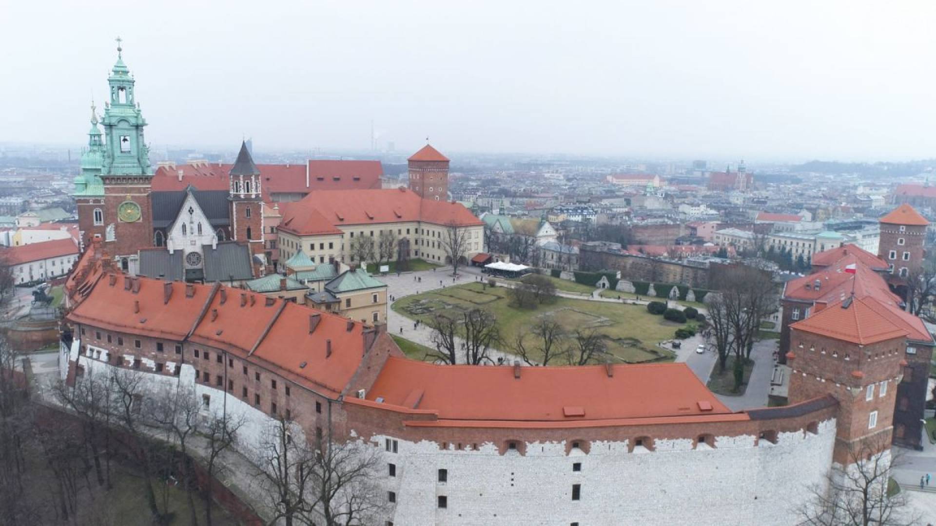 Koniec z uciążliwym dla zwiedzających Wawel zakazem