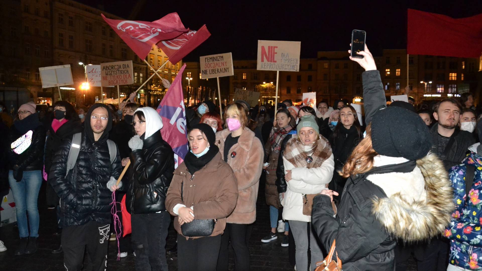 „Nie chciej Polsko mojej krwi!” W sejmie debata, na Rynku manifestacja