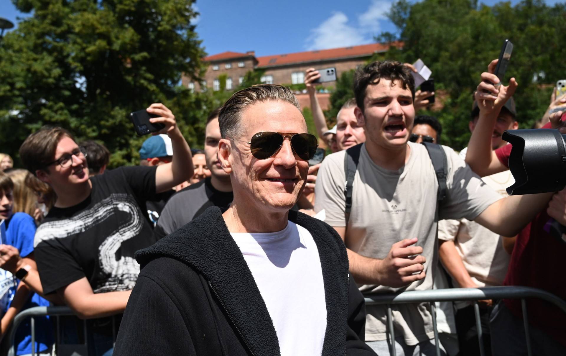 Bryan Adams w Krakowie: tłumy powitały go na bulwarach pod Wawelem
