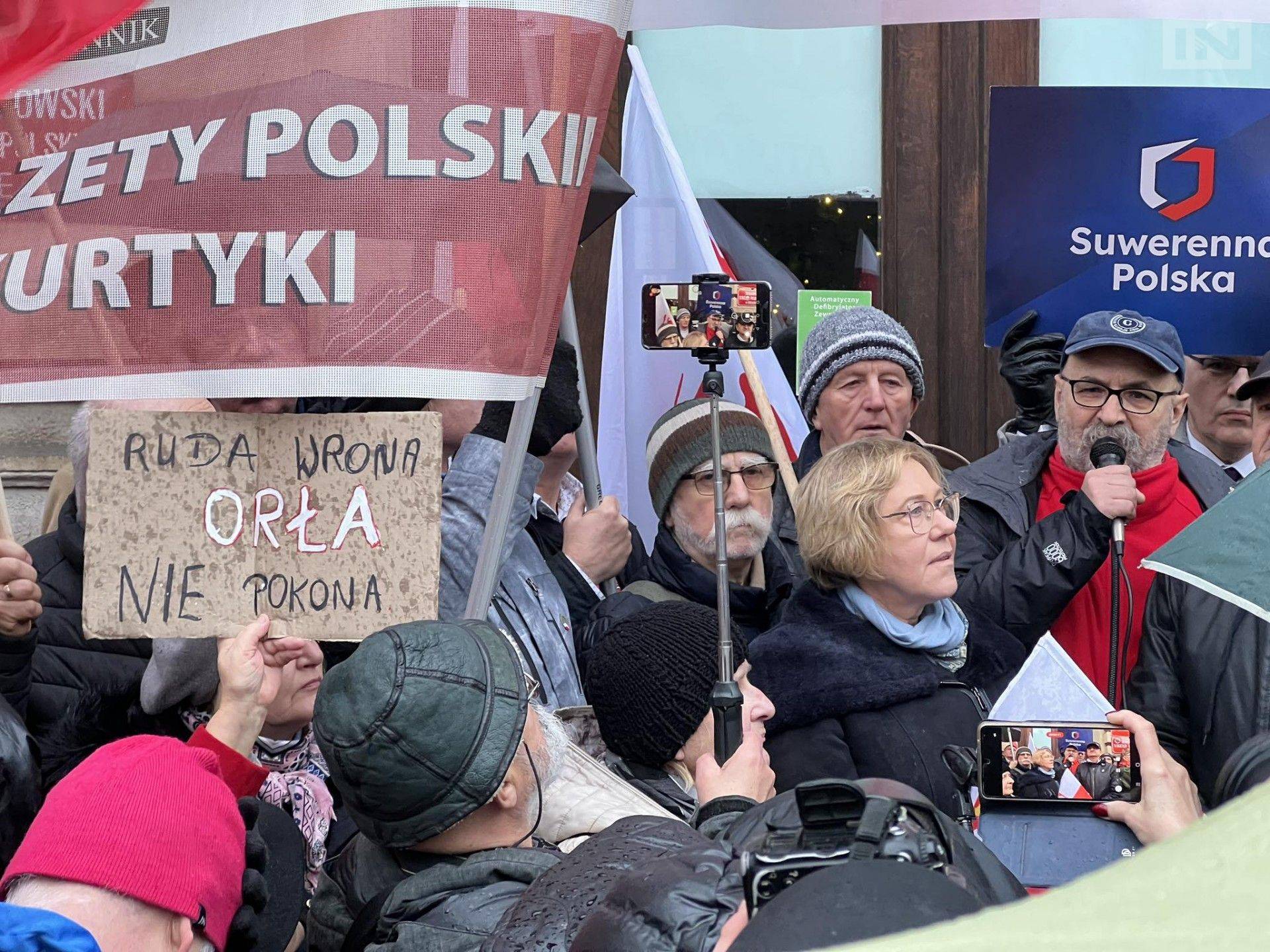 Protest po utracie przez PiS kontroli nad TVP i PR. Barbara Nowak: „chcą zniszczyć polskość”