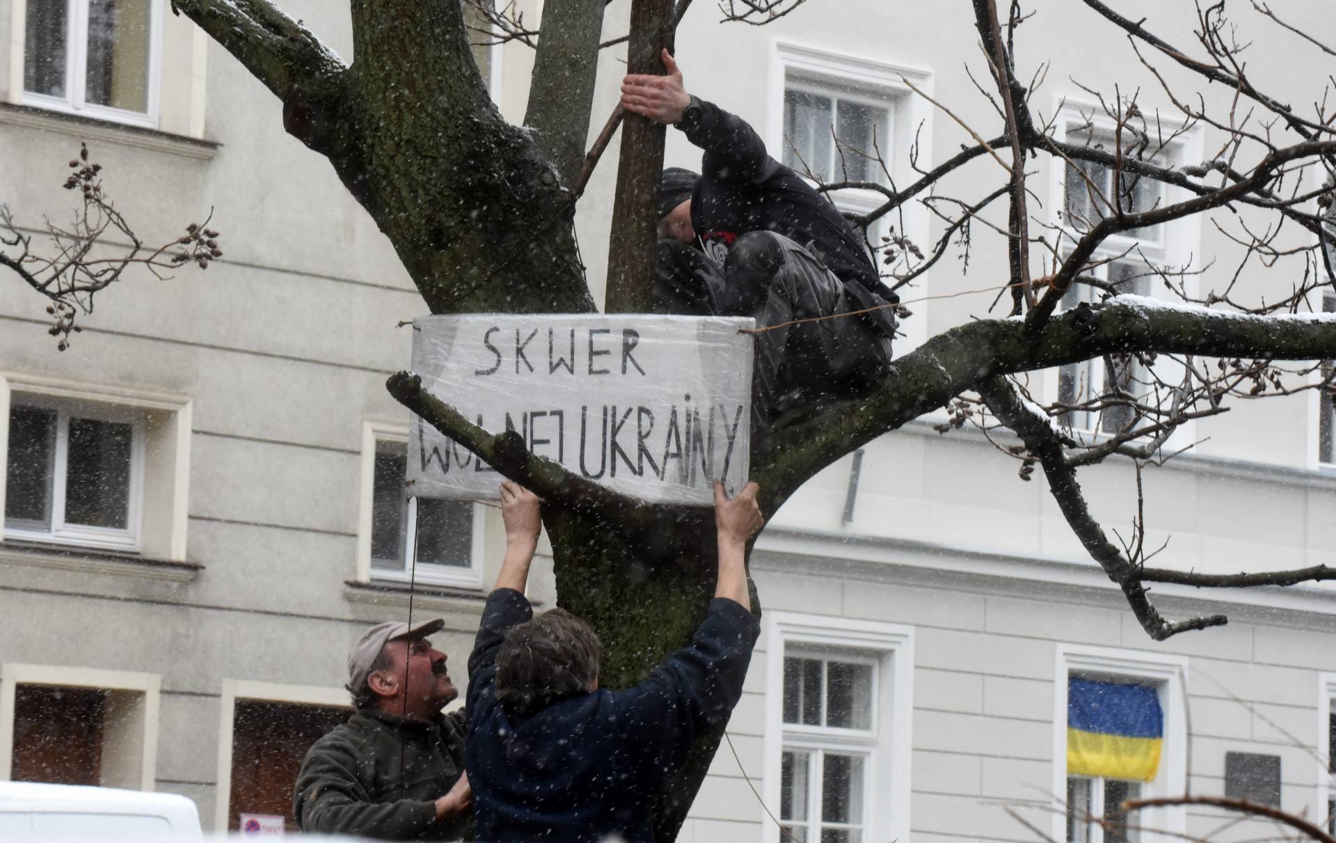 Rosyjski konsulat przy Skwerze Wolnej Ukrainy. Nie czekali na decyzję radnych