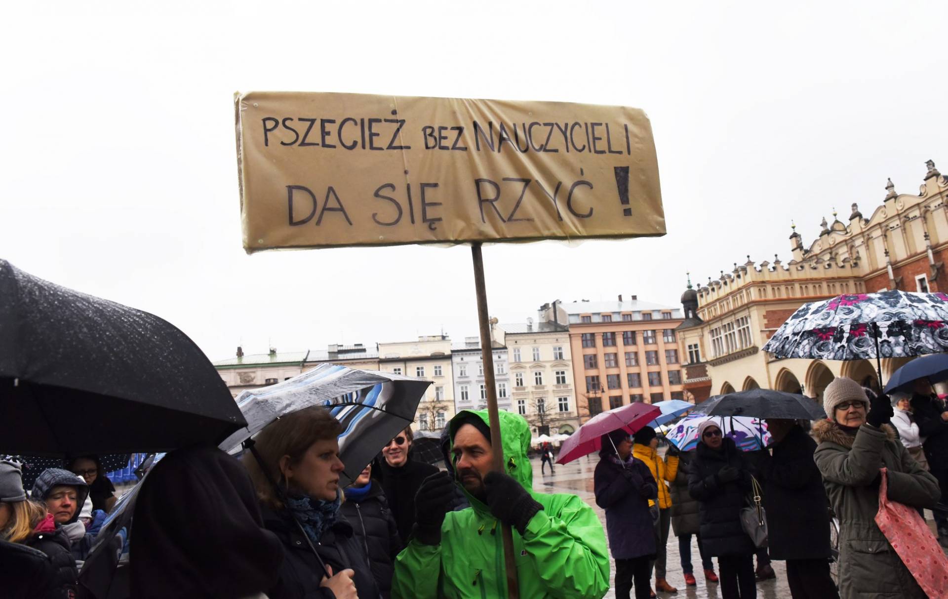 Krzysztof Piasecki oblicza ile musi potrwać strajk nauczycieli