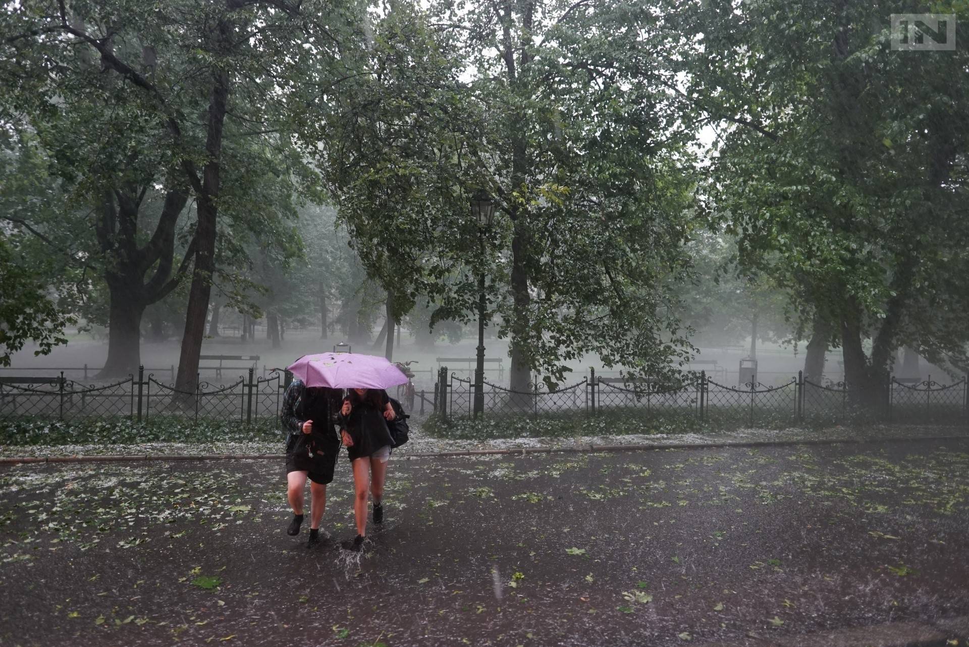 Deszcz mocno dał się we znaki w Krakowie, ale to jeszcze nie koniec
