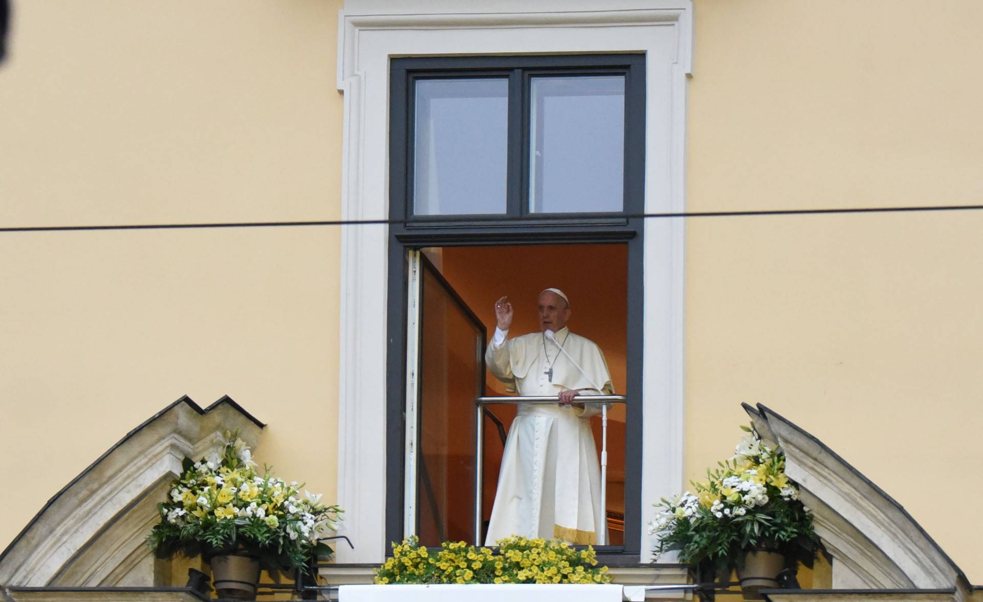 Okno papieskie nie było wtedy zamurowane. Kościół jest dziś zupełnie inny...