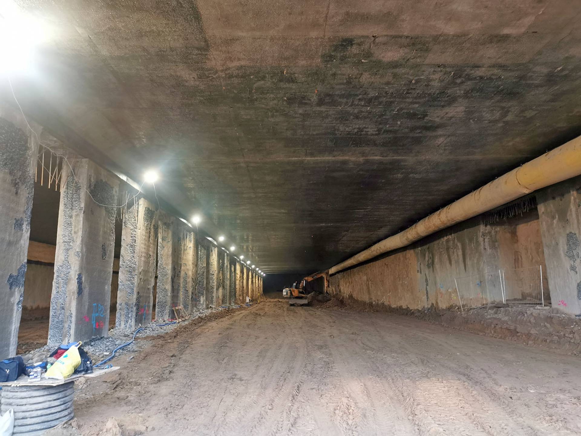 Pierwszy segment tunelu w Zielonkach. Mimo zimy budowy nie wstrzymano