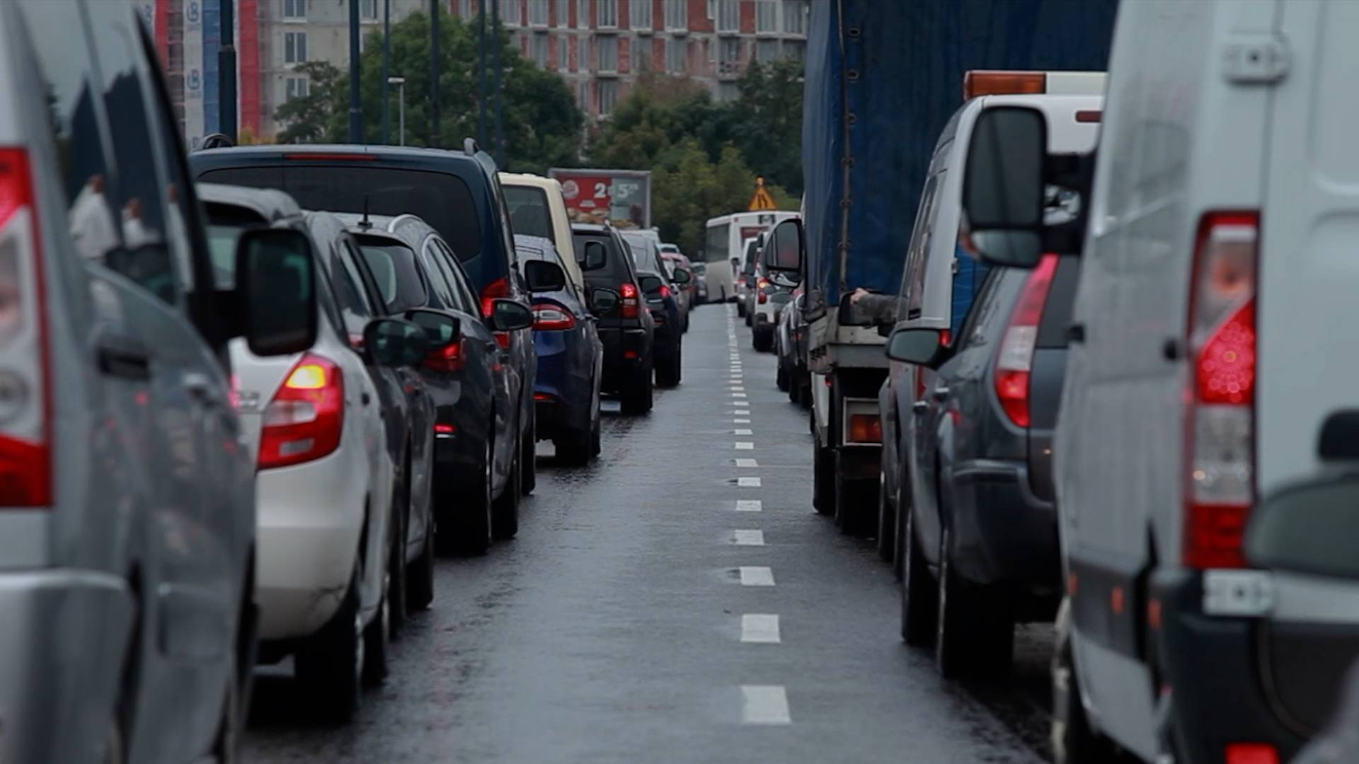 Gdzie nie wjadą auta emitujące zbyt dużo spalin? Zaczynają się konsultacje