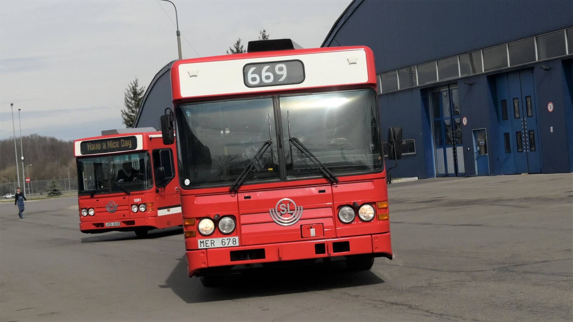 MPK odnowiło „na błysk” dwa autobusy. Będą wozić szwedzkich pasażerów