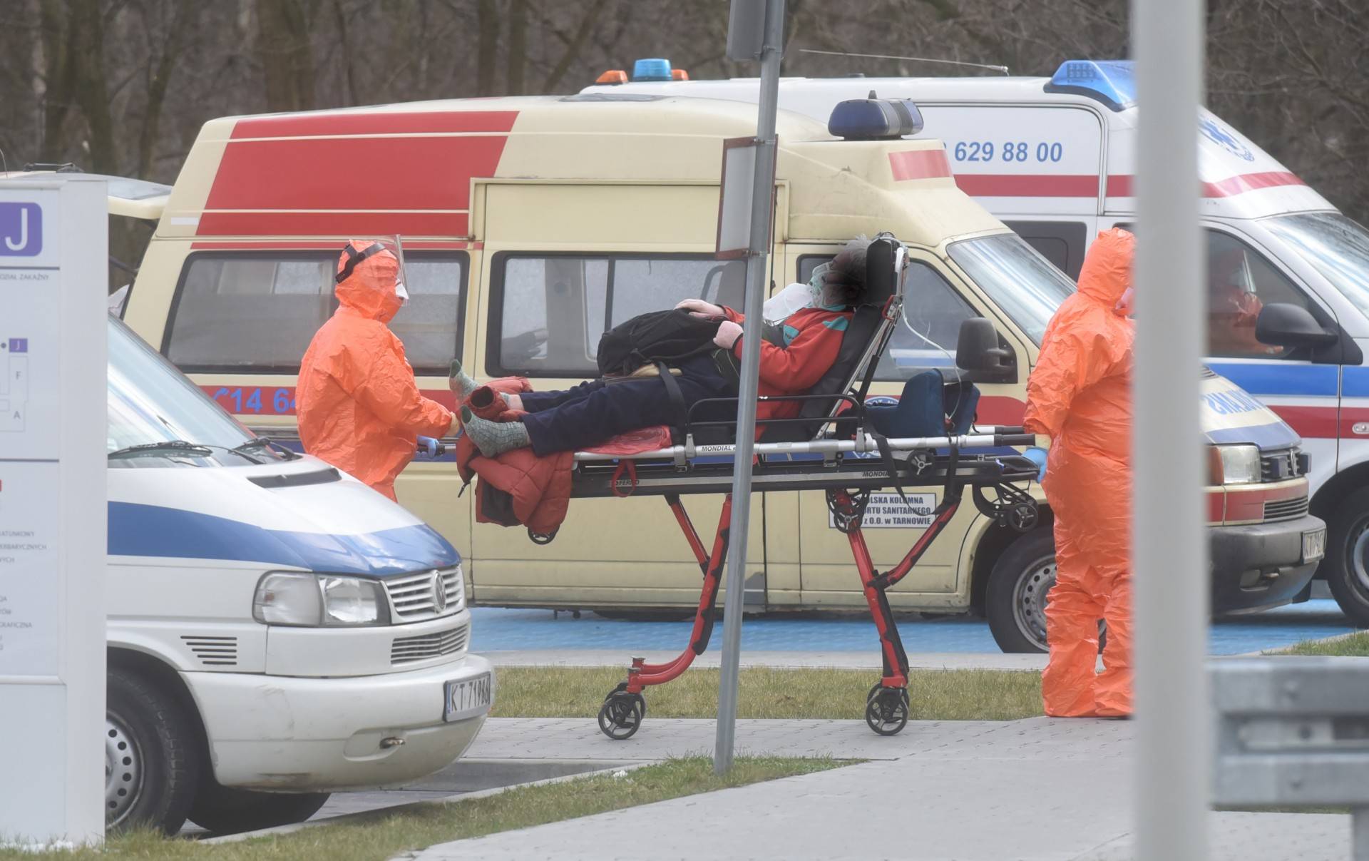 Zmarła czwarta osoba w domu opieki. Szybki wzrost liczby zakażeń