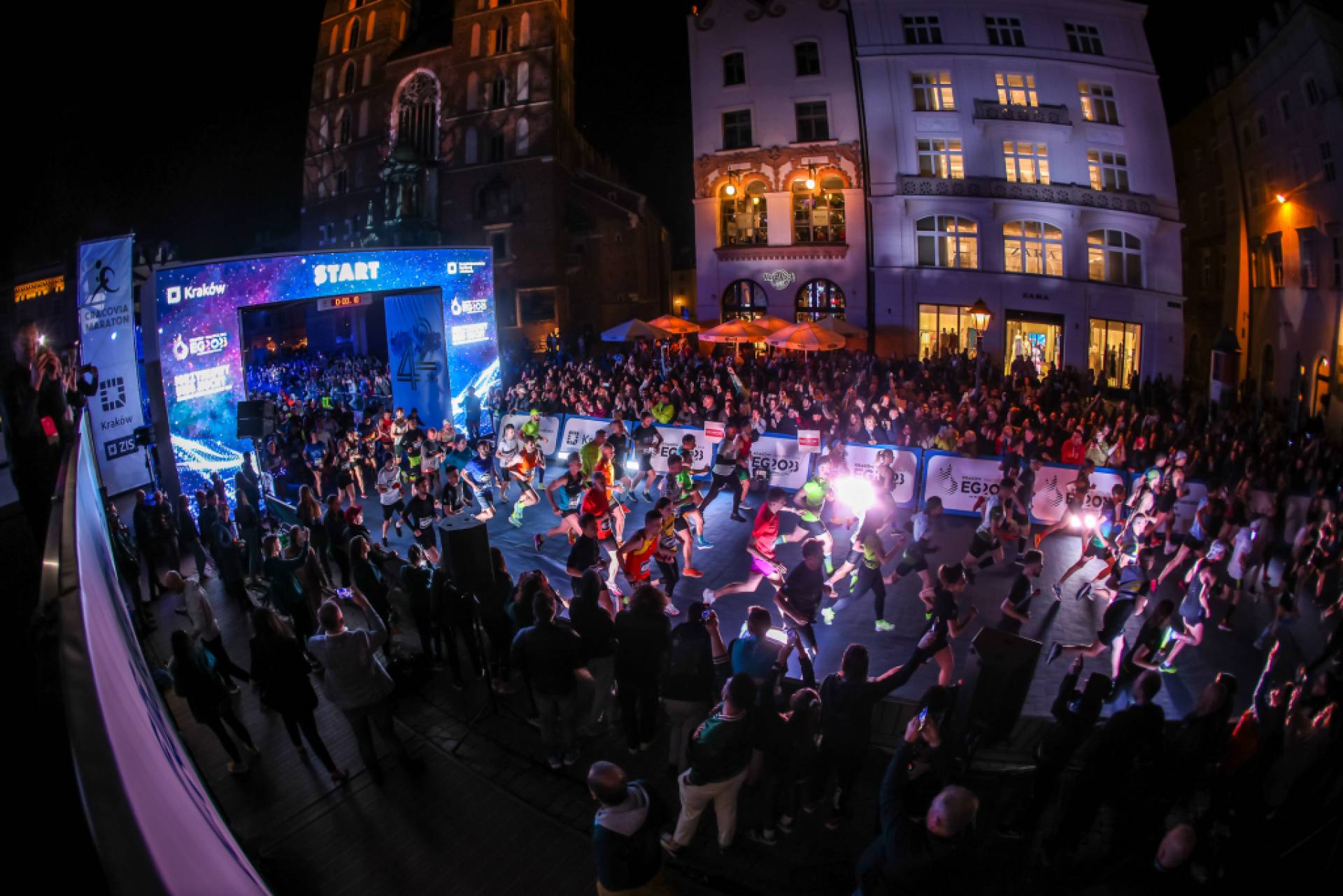 Nocne bieganie i zwiedzanie za nami, do popołudnia utrudnienia związane z maratonem