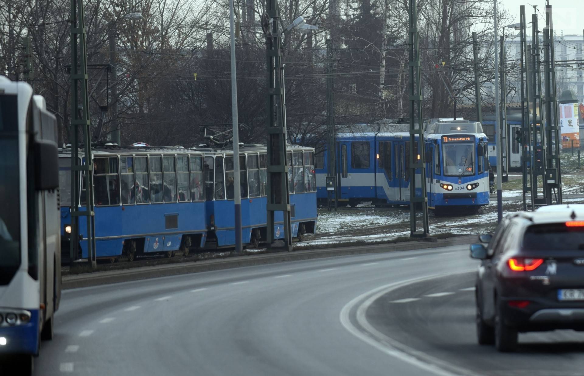 Sylwester, Nowy Rok, Trzech Króli. Jak będą jeździć autobusy i tramwaje?