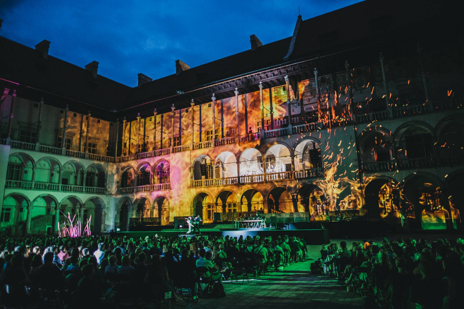 Smok - spektakl oparty na prasłowiańskiej mitologii, tym razem na Wawelu