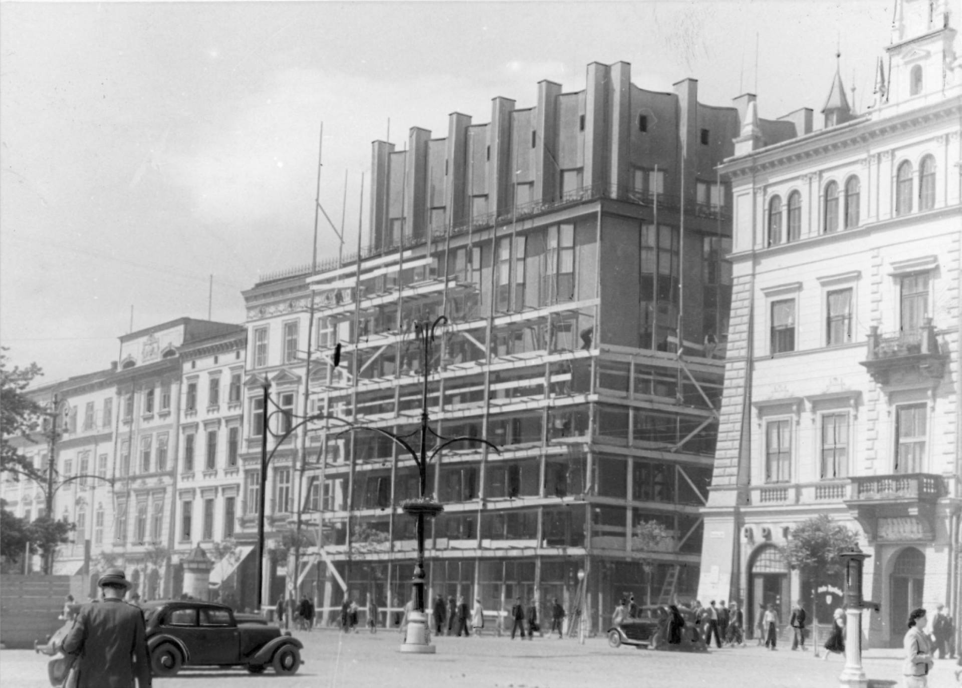 Niechciana stołeczność. Architektura i urbanistyka Krakowa w czasie okupacji