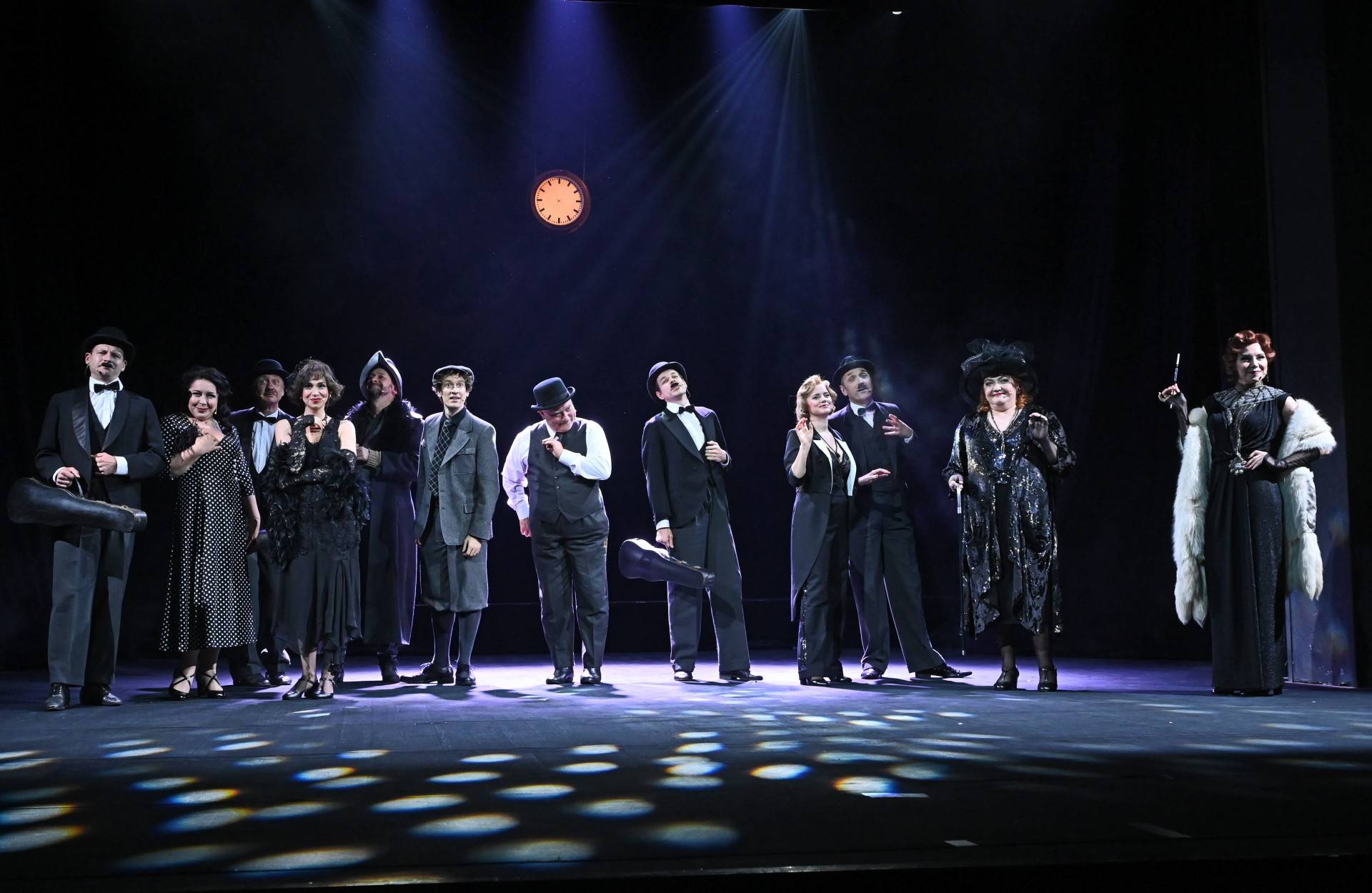 „Stacyjka Zdrój” w Teatrze Bagatela, inspirowane Kabaretem Starszych Panów