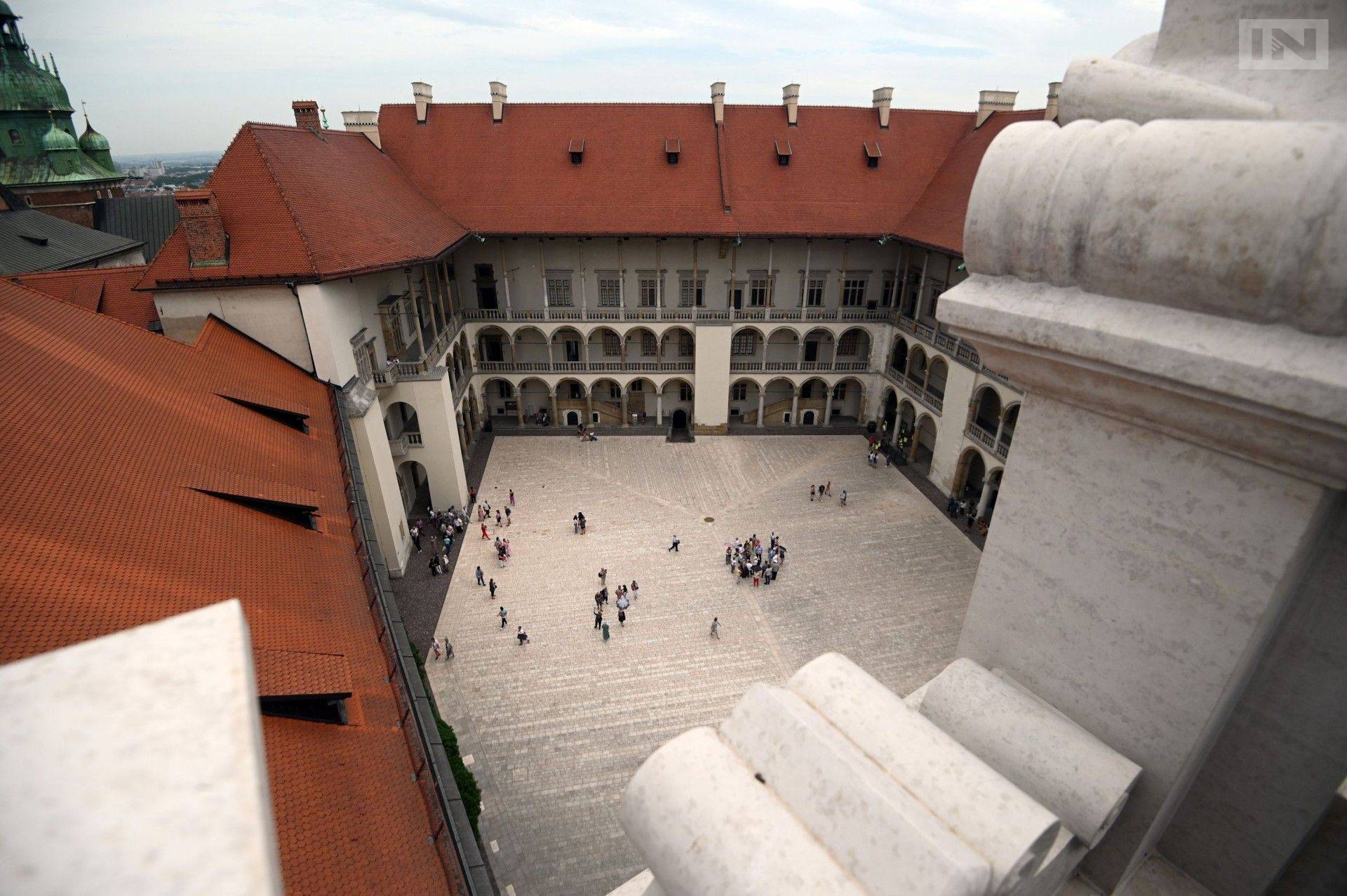 „Wawel o zmierzchu”. Dziedziniec Arkadowy,  „Maraton” młodych pianistów