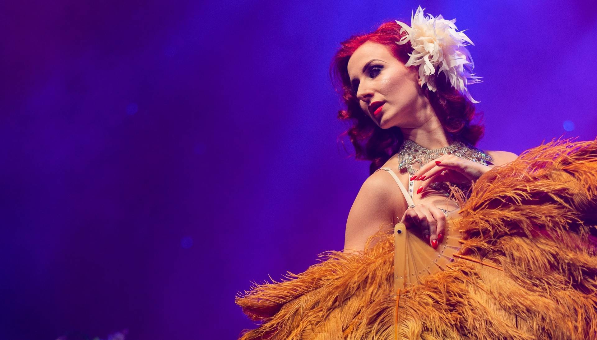 Rewia Burleski od Madame de Minou, tylko dla dorosłych!