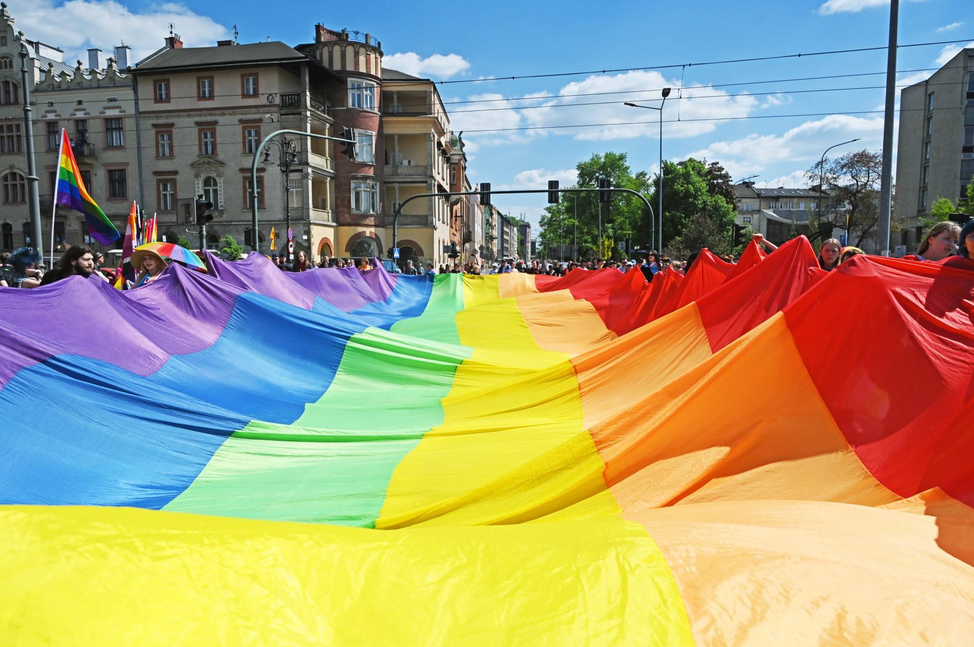 "Nie rzucim ziemi". Tak wyglądał 22. Marsz Równości w Krakowie