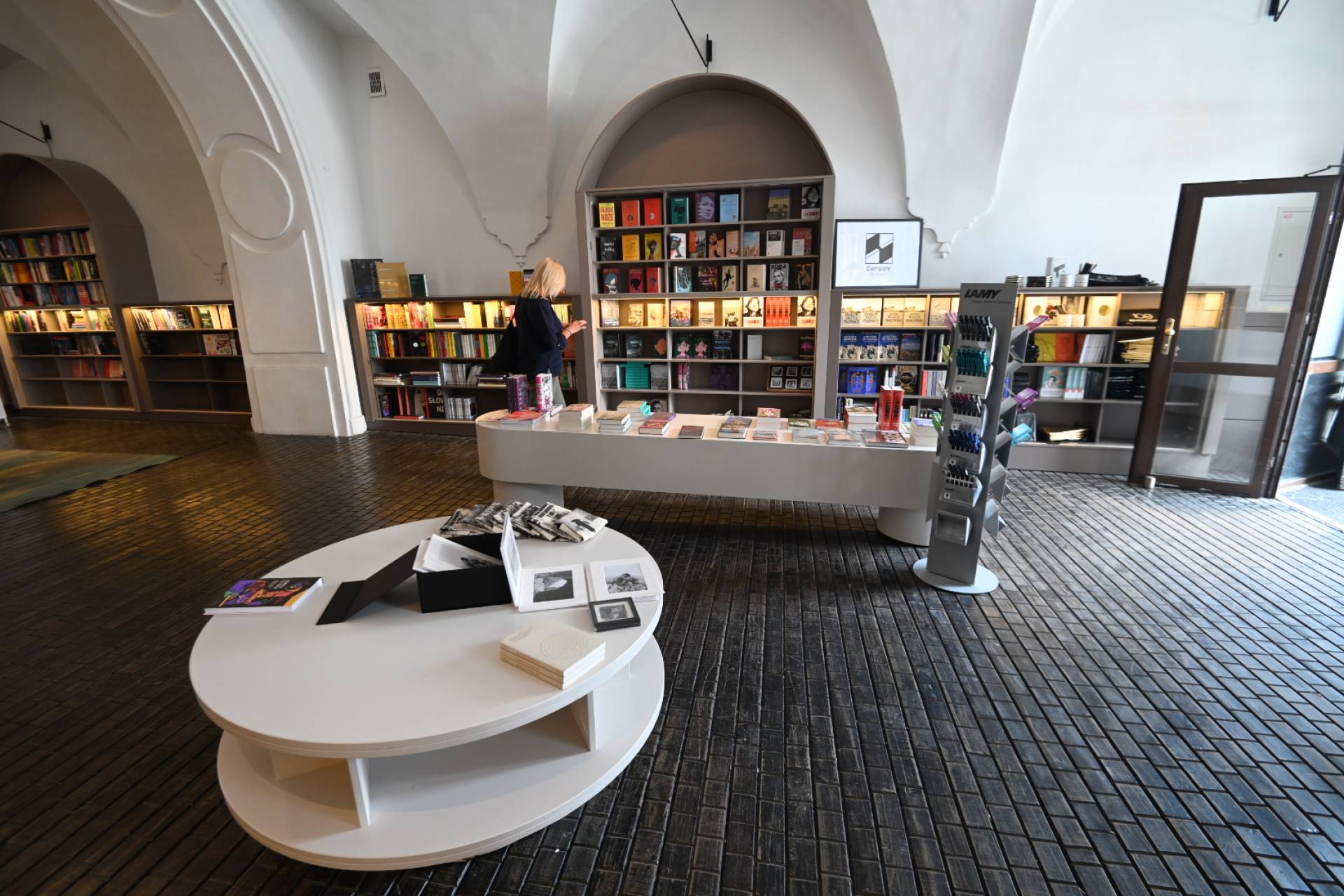 Księgarnia w Pałacu Potockich, tu literatura łączy się z innymi dziedzinami sztuki