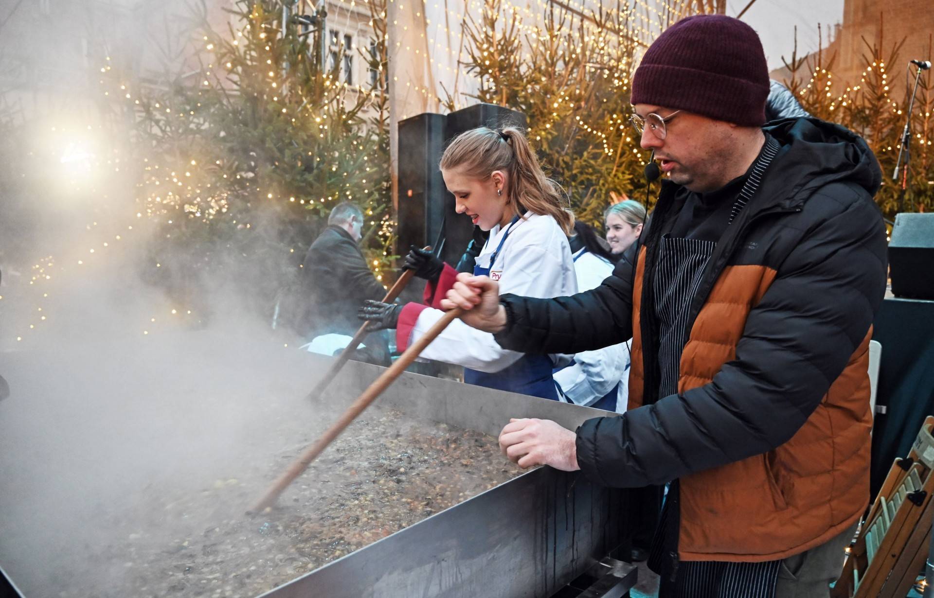 Rekord Polski w gotowaniu żurku. W Krakowie przygotowano 220 kilogramów zupy