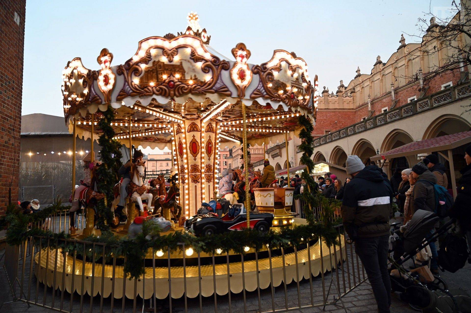 Jarmark Bożonarodzeniowy w Krakowie: karuzela, drożyzna i bogactwo
