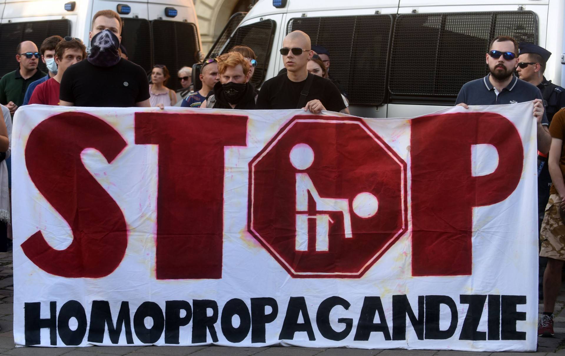 Homofobiczna pikieta nie zakłóciła Marszu Równości (fot. Marek Lasyk)