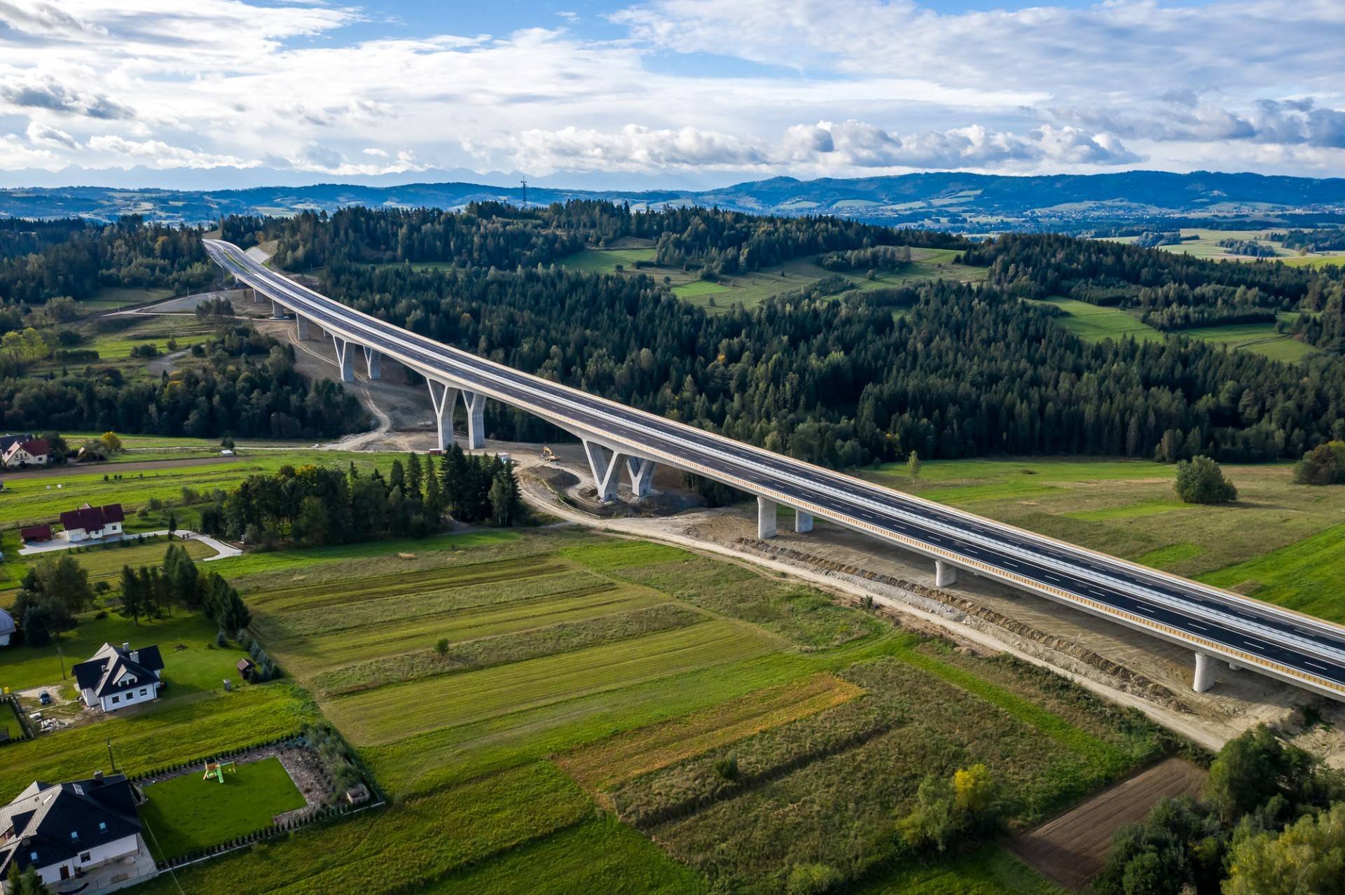Oto najdłuższy wiadukt w Polsce, nowy odcinek zakopianki otwarty