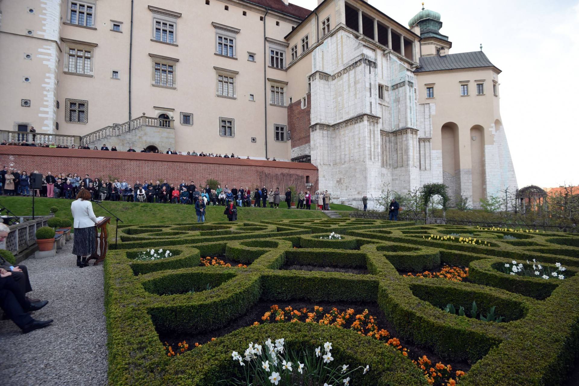 Smoczy Ogród na Wawelu, a w nim wystawa rzeźb Bronisława Chromego