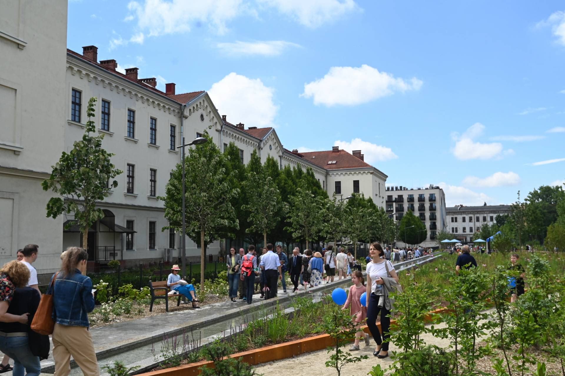 Krakowianie przejmują park Szymborskiej, doczekaliśmy się!