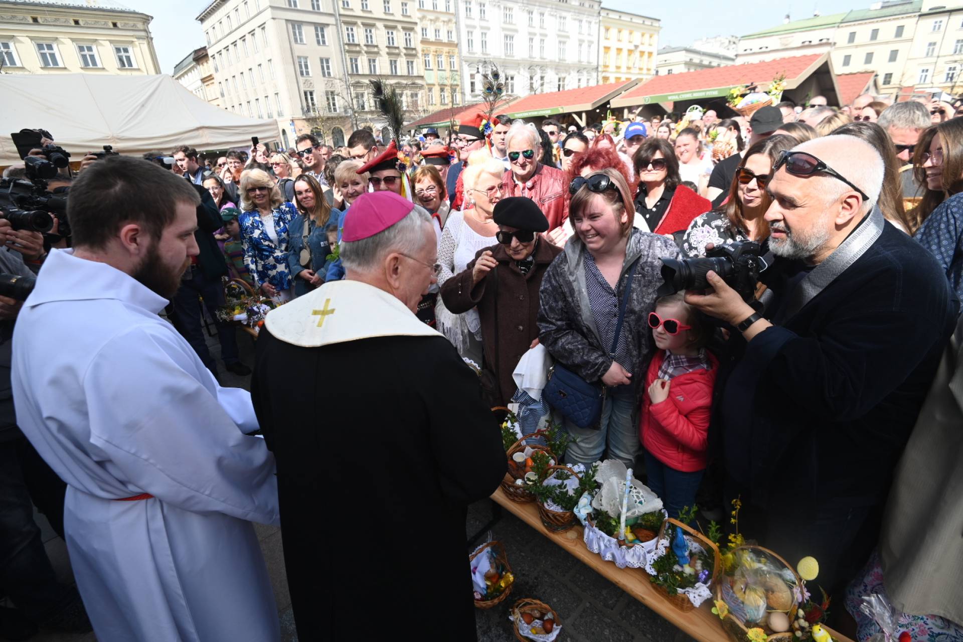 Tradycyjne święcenie na Rynku, z udziałem władz kościelnych i świeckich