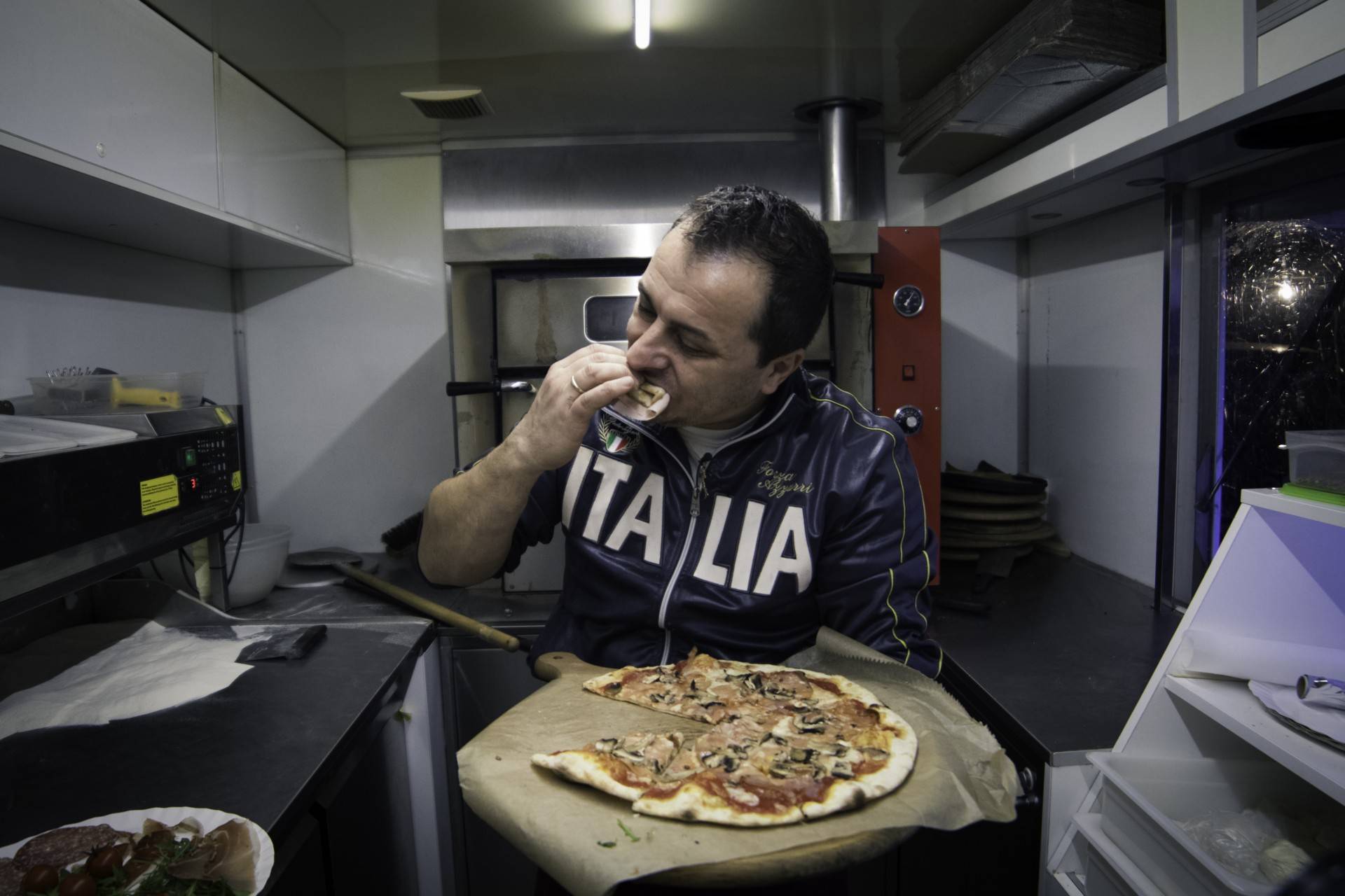 Porzucił słoneczną Italię dla food trucka z pizzą w Krakowie