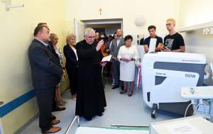 Nowy sprzęt w szpitalu im. Narutowicza,  odebrany i poświęcony
