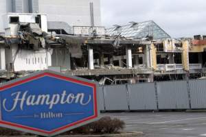 Wyburzanie "świątyni konsumpcji", wszystko ma swój kres...