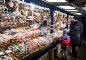 Ruszył jarmark bożonarodzeniowy, ceny nie zniechęcają