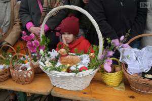 Tradycyjne święcenie pokarmów na Rynku Głównym, w tym roku dwóch miejscach