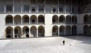 Częściowy koniec kwarantanny na Wawelu, dziedzińce otwarte