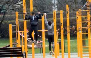 Łamią zakaz. Zewnętrzne siłownie i place zabaw zamknięte, fot. Marek Lasyk