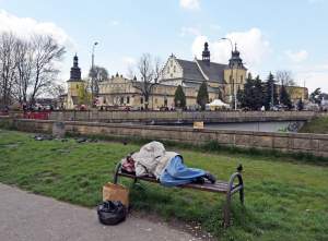 "Robienie porządku" z odpustem Emaus. Ta impreza rządzi się swoimi prawami