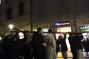 Akademicka Droga Krzyżowa: "Byli gapie, byli ci, którzy się denerwowali, byli też obojętni"