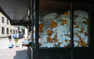 W tym kiosku nie ma już żadnych innych towarów, szaleństwo trwa!