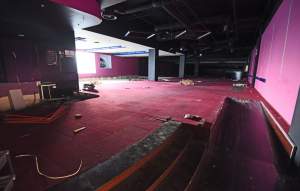 Opustoszała galeria handlowa, fot. Marek Lasyk