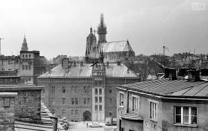 Hejnalica Mariacka w remoncie 45 lat temu i dziś...