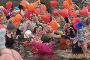 Nieważne, że woda zimna - serca są gorące! WOŚP na Bagrach