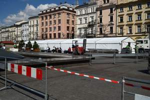 Wizytówka Krakowa? Wielki bałagan na Rynku Głównym