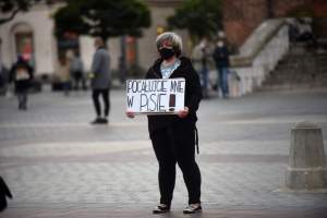 Protest kobiet na Rynku Głównym: "Skazujecie nas na mękę"