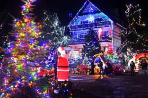 Niecodzienna iluminacja domu koło Krakowa, przykuwa uwagę