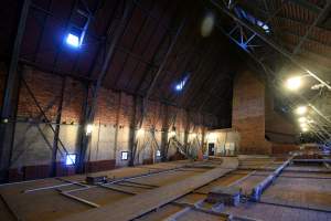 Wawelski strych niczym dworcowa hala, tu nie wpuszczają zwiedzających