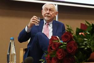Tłumy na spotkaniu z prof. Jackiem Majchrowskim. Napisał książkę "Bylem prezydentem Krakowa"