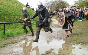 Super zabawa na kopcu Kraka. Rękawka to jeden z ulubionych festynów krakowian