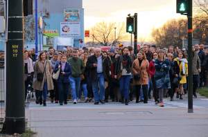 Bezdomny przewodnik w Nowej Hucie porwał tłumy